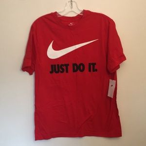 NWT Mens Nike Logo JUST DO IT Red Short Sleeve Tee Shirt: Size Medium